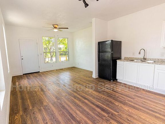 3rd image of 243 E Dullnig Ct