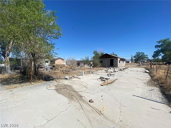 2nd image of 701 3rd St