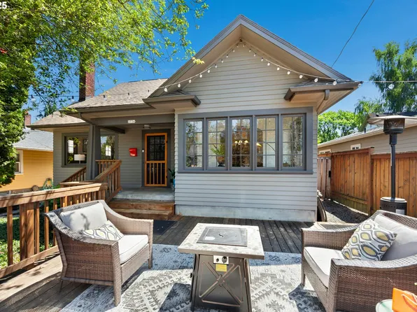 2736 SE Stark St, Portland, OR 97214