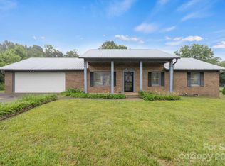 102 J C Gant Ln, Taylorsville, NC 28681