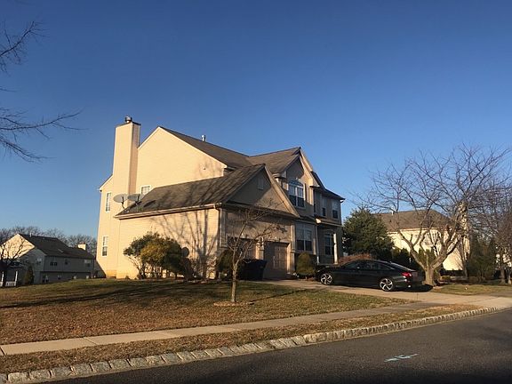 3rd image of 4 Burrell Ln