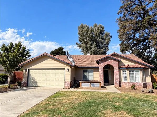 1711 N Stover St, Visalia, CA 93292