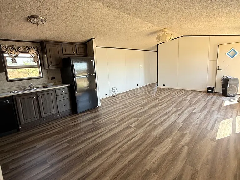 21508 Campbellton Rd — Photo 9