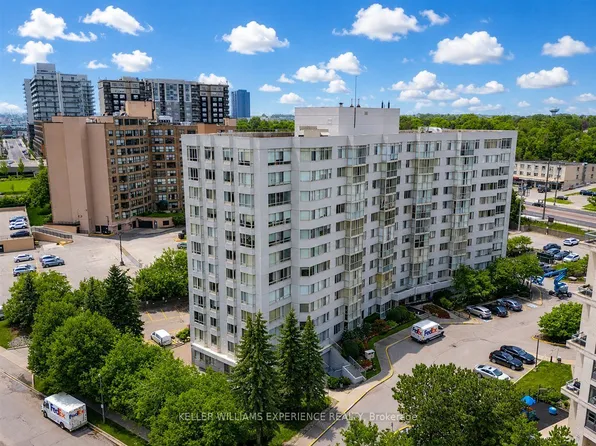 270 Davis Dr #503, Newmarket, ON L3Y 8K2