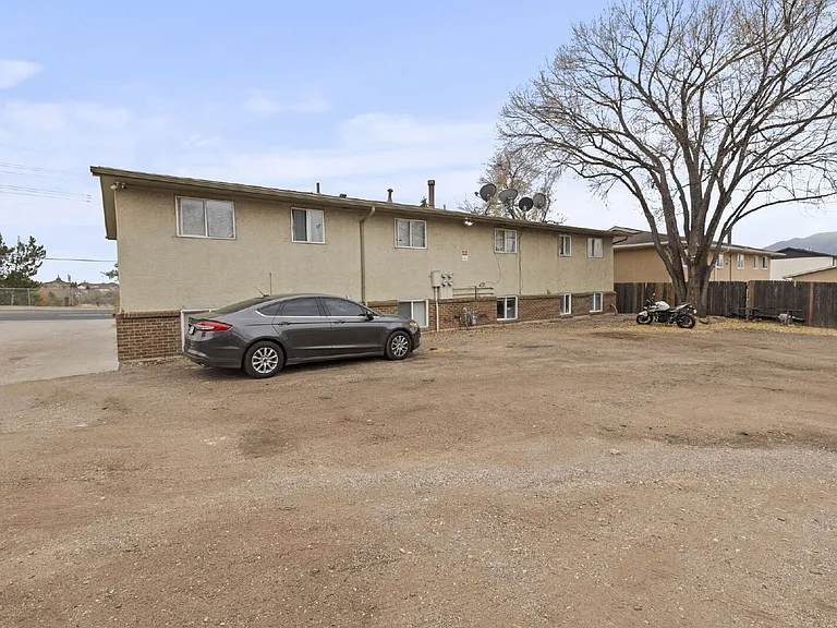 4060 Airport Rd — Photo 23