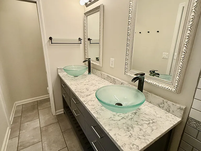 1433 Alton Darby Creek Rd — Photo 5