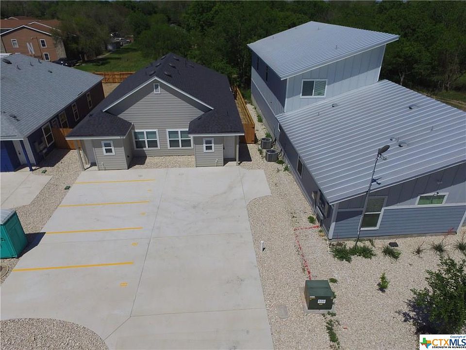 1st image of 938 Country Club Dr