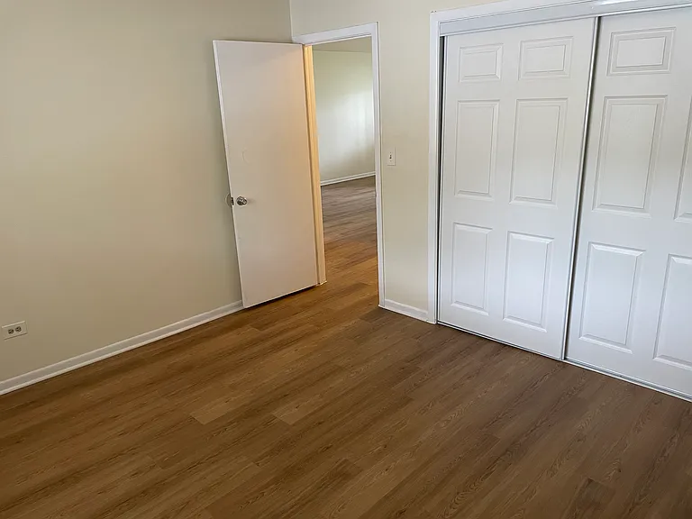 2125 N Elmwood Ave #5C — Photo 4