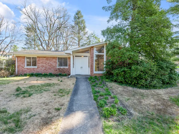 773 Lansdowne Cir, Lexington, KY 40502