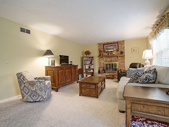 5th image of 7272 Cinnamon Woods Dr