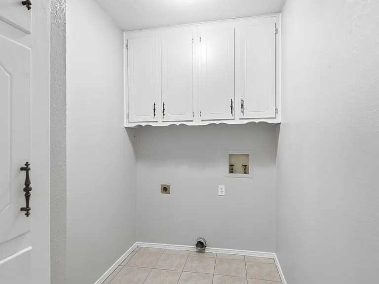 2223 Sierra Dr — Photo 23