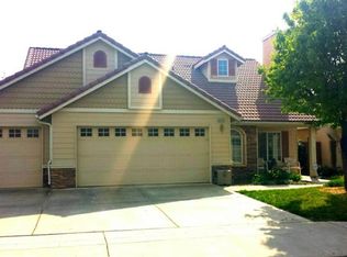 2422 Vartikian Ave, Clovis, CA 93611