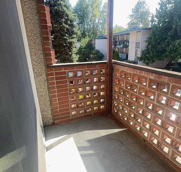 Spacious 1 Bedroom Apartment Homes — Photo 21