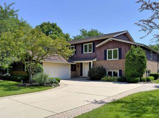 2517 Greenwood Rd, Glenview, IL 60026