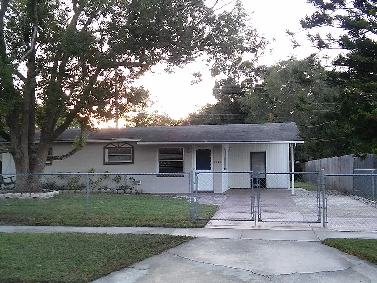 4906 Kempston Dr — Photo 2