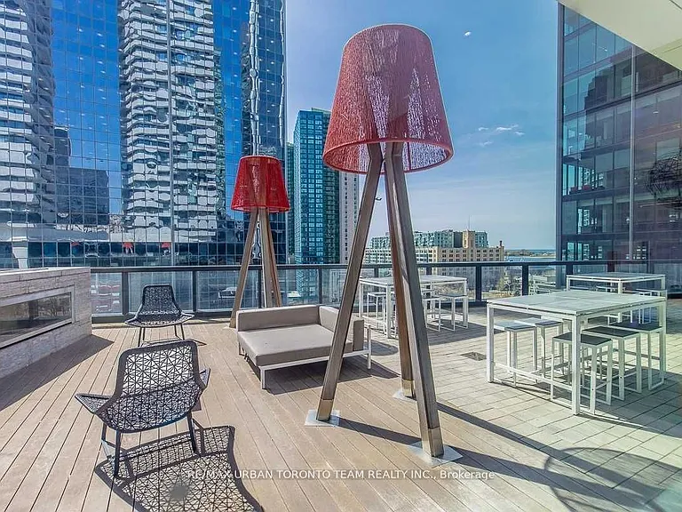 100 Harbour St #2402 — Photo 25