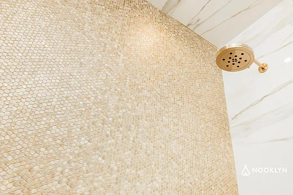 Rented by Nooklyn NYC LLC | media 137