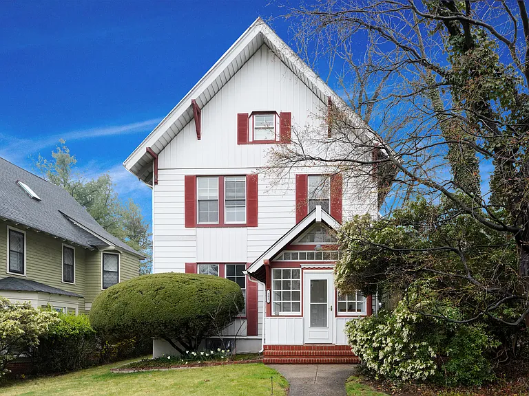 105 E Palisade Ave #B — Photo 1