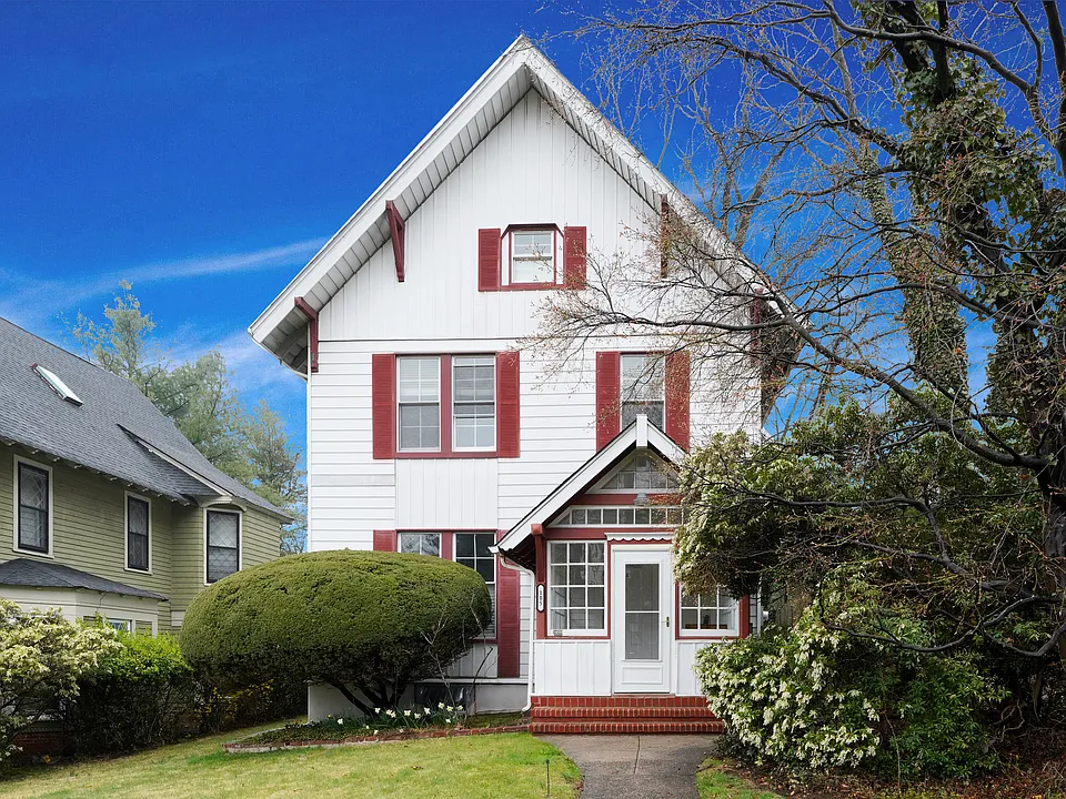 105 E Palisade Ave #B