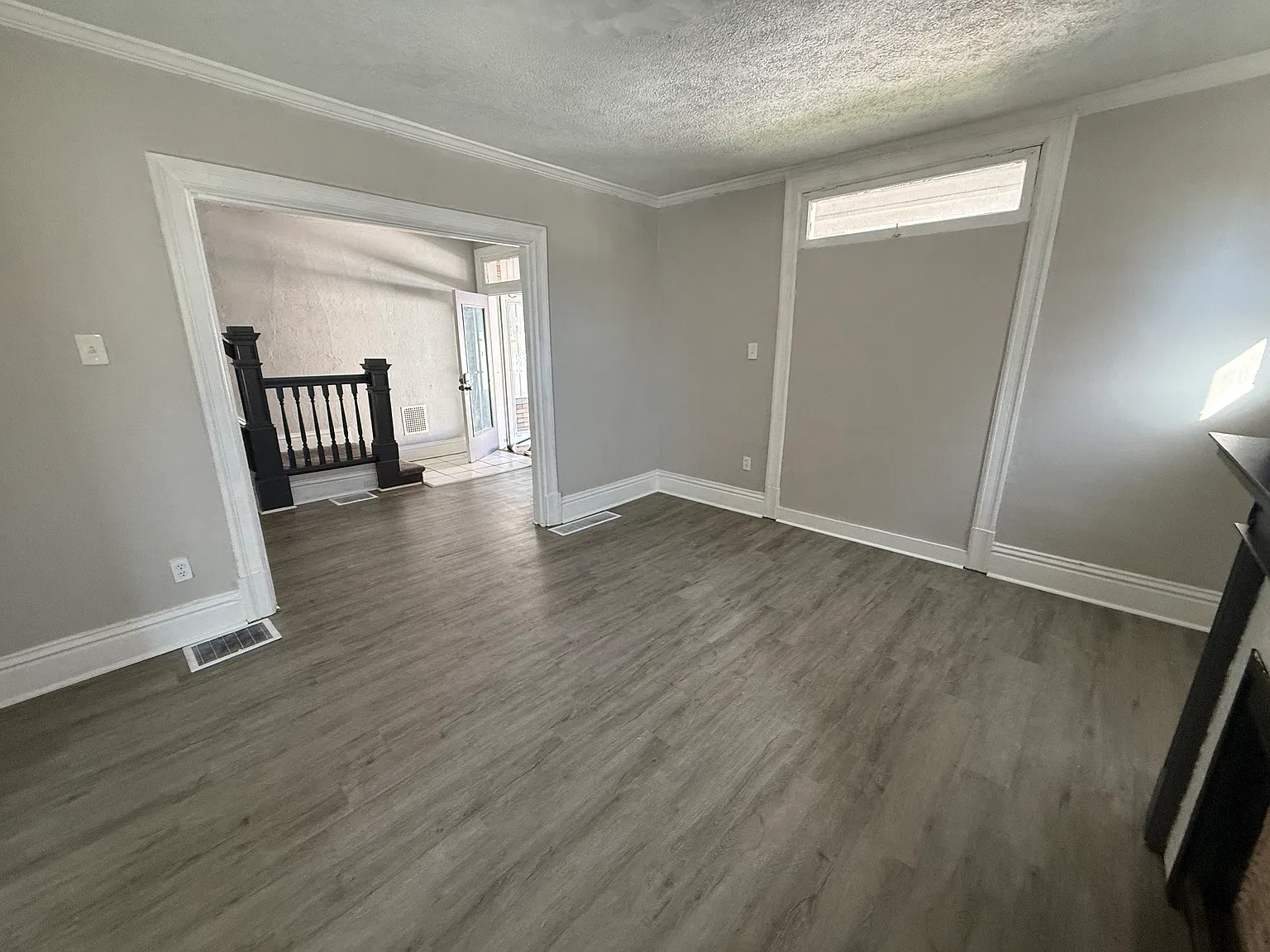 5 bed, 2309 sqft, $1,995 — Photo 3