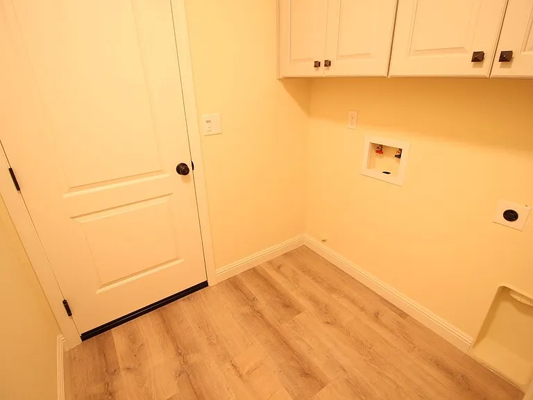 321 Wallace Ave — Photo 14