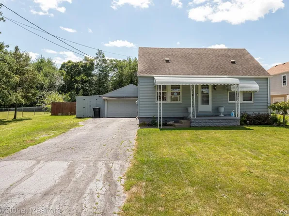 6235 Dallas St, Monroe, MI 48161