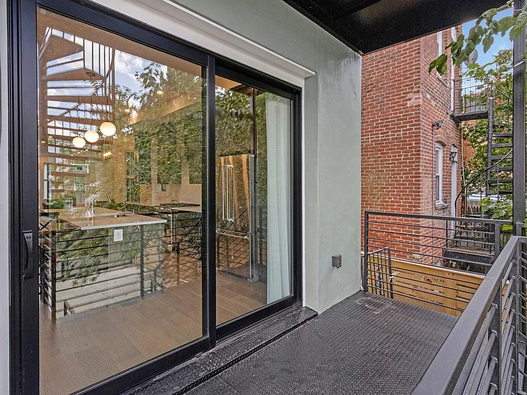 29 N St NW #2 — Photo 11