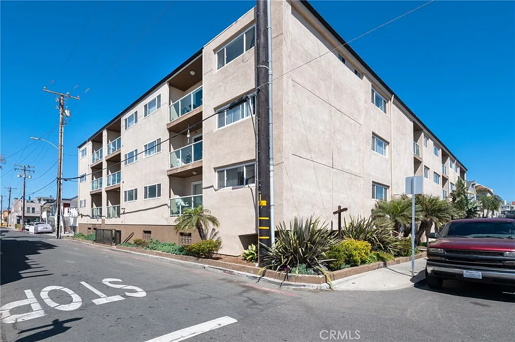 2 bed, 946 sqft, $4,600 — Photo 2