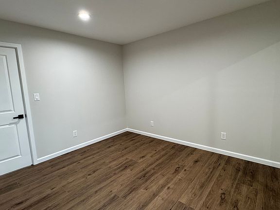 3rd image of 1345 W 59th St #2