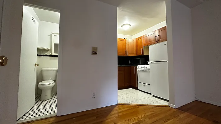 Rented by HOLTON REAL ESTATE INC. | media 13