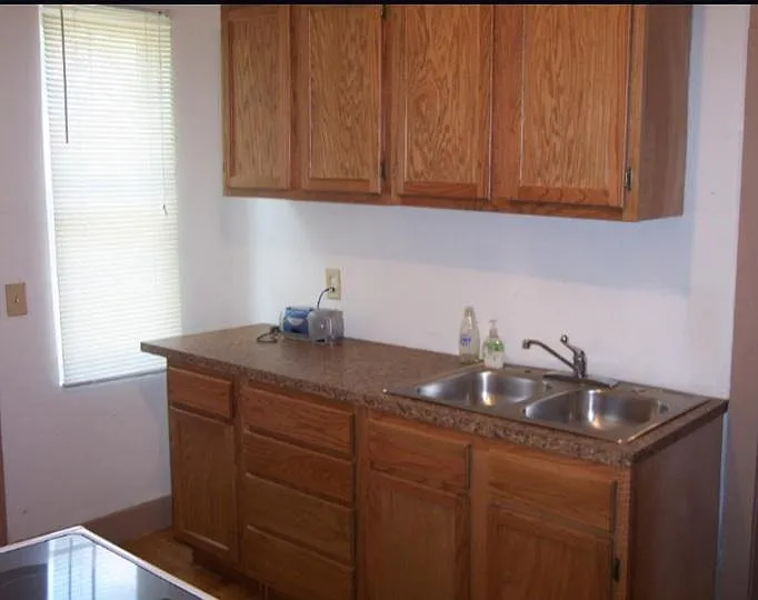 2422 Meharry Blvd — Photo 8