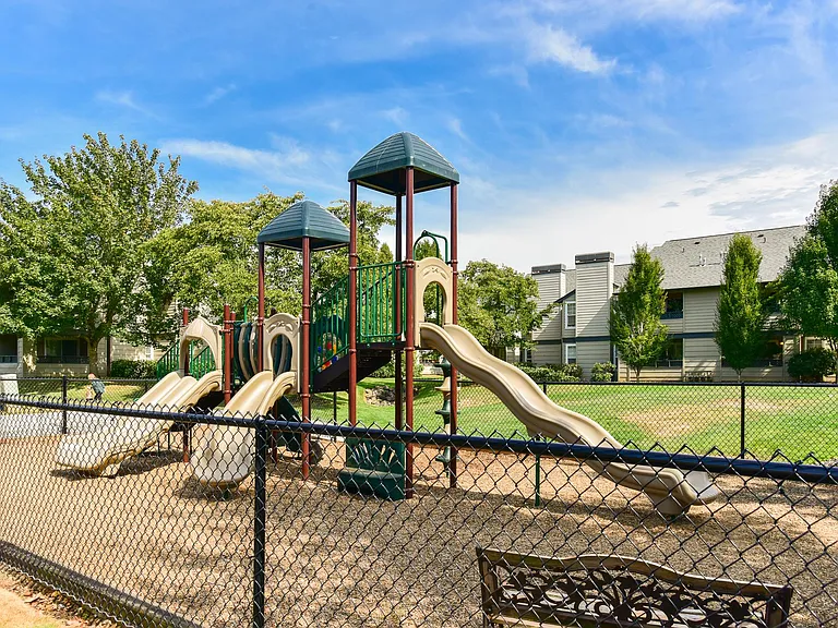 Park Crest Commons — Photo 22