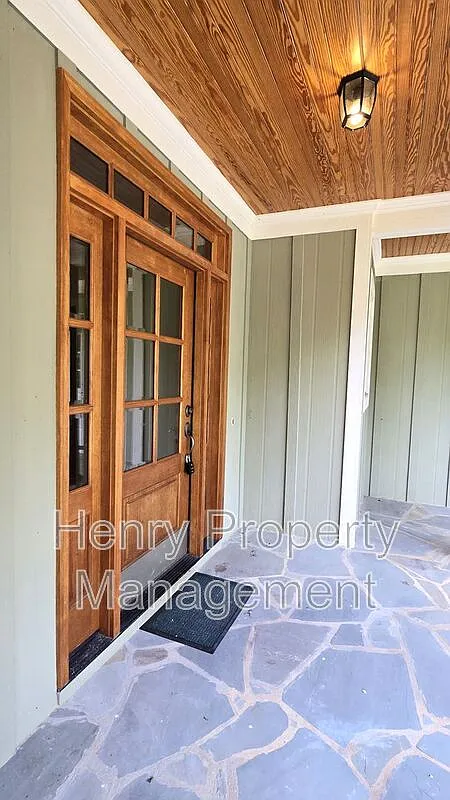 6 bed, 5.5 bath, 4500 sqft, $4,895 — Photo 4