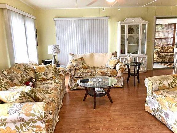 4th image of 2637 Japonica Dr