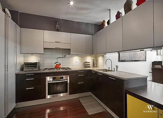 Sold by Warburg | media 23