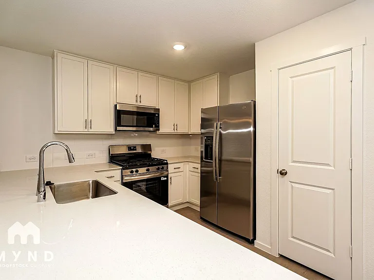2656 Mistwood Dr — Photo 14