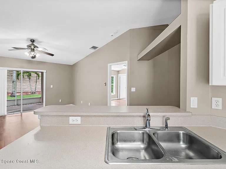 2467 Deercroft Dr — Photo 25