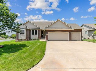 255 S Jamestown Cir, Andover, KS 67002