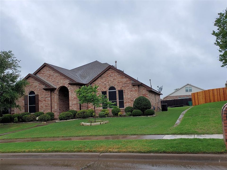 1st image of 617 Magnolia Ln