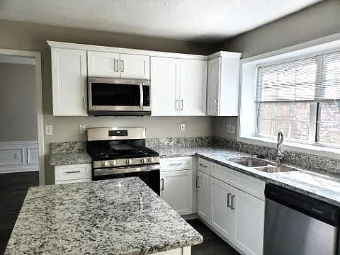 11970 Carriage Park Ln — Photo 3