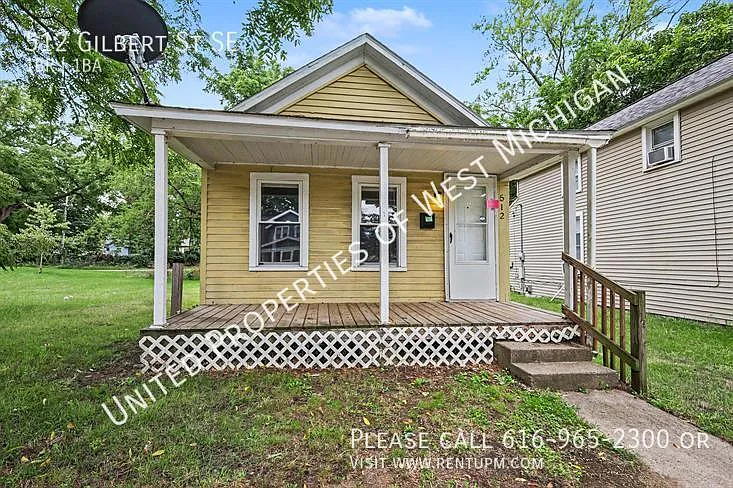 512 Gilbert St SE