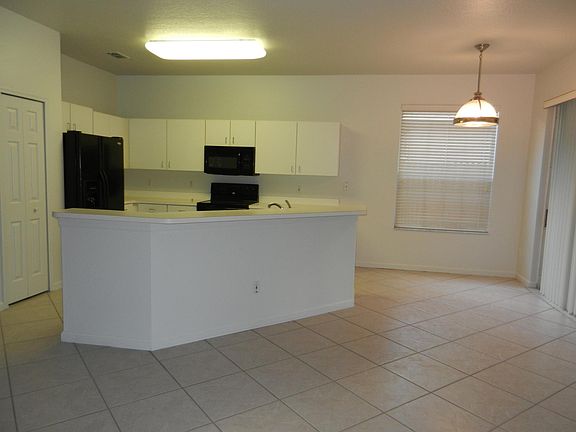 4th image of 133 Easton Cir