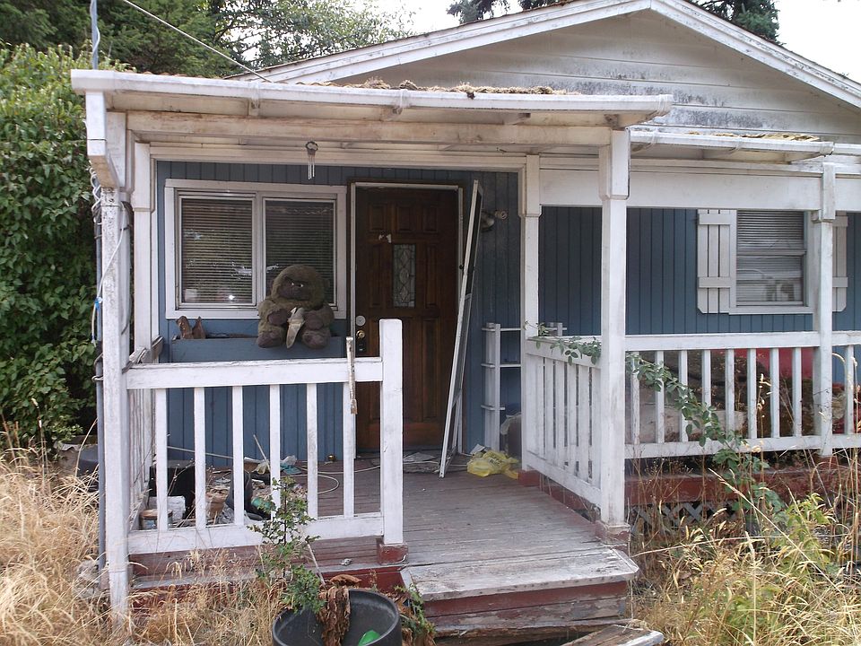1st image of 9517 205th Ave E
