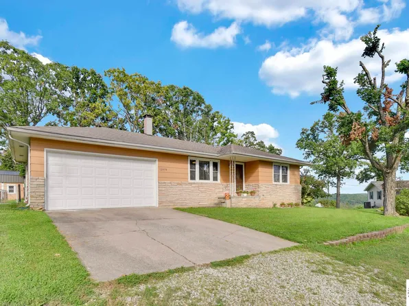 12579 Crestview Dr, Warsaw, MO 65355