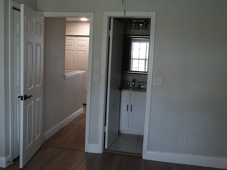 4002 Brigadoon Cir — Photo 38