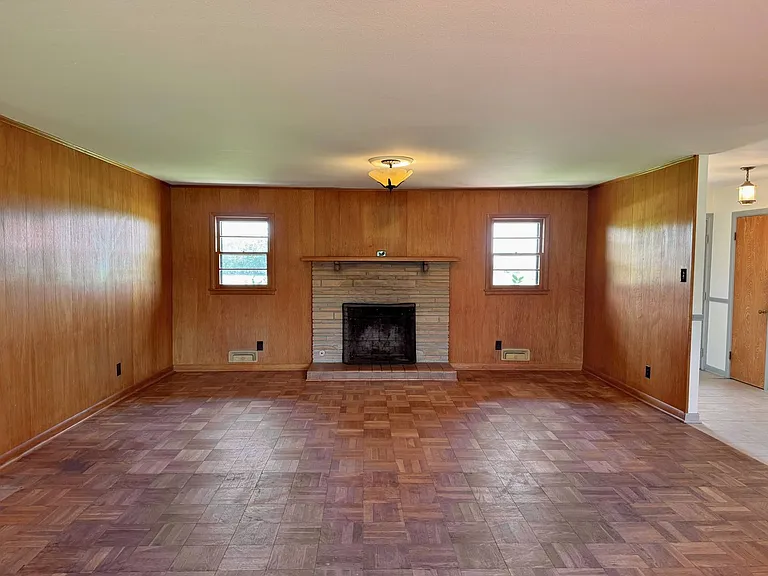 4115 Rivercrest Dr — Photo 3