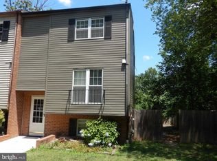 2 Maple Hollow Ct, Parkville, MD 21234