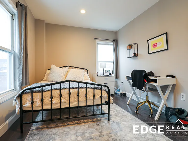 77 Linden St #2 — Photo 10