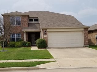 10401 Donnis Dr, Fort Worth, TX 76244