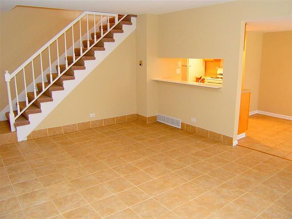 2nd image of 2S746 Winchester Cir W Unit 2